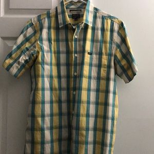 RVCA S/S Button down collared shirt
